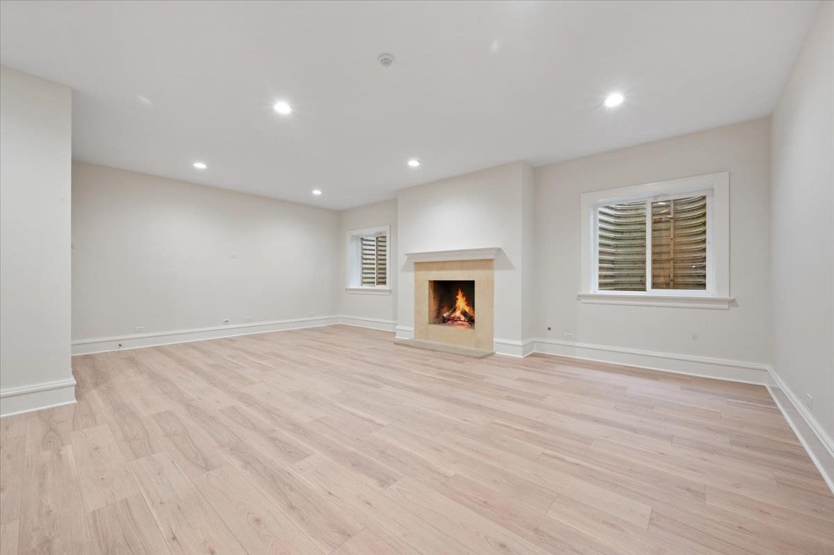 2855 Sheridan Place, Evanston, IL 60201 2855 Sheridan Place, Evanston, IL 60201