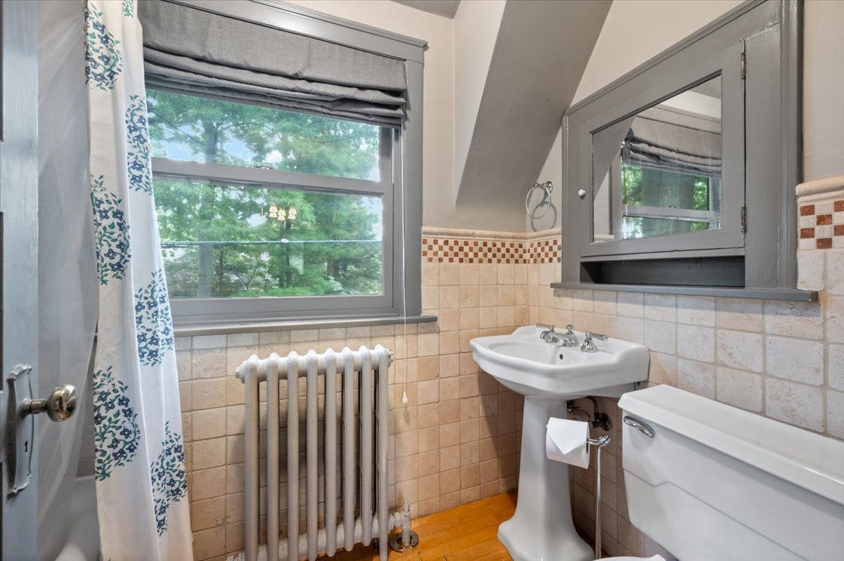 2855 Sheridan Place, Evanston, IL 60201 2855 Sheridan Place, Evanston, IL 60201