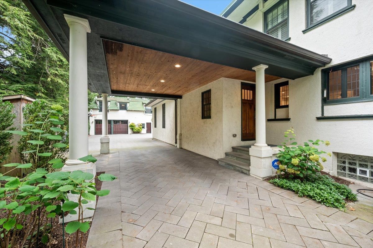 2855 Sheridan Place, Evanston, IL 60201 2855 Sheridan Place, Evanston, IL 60201