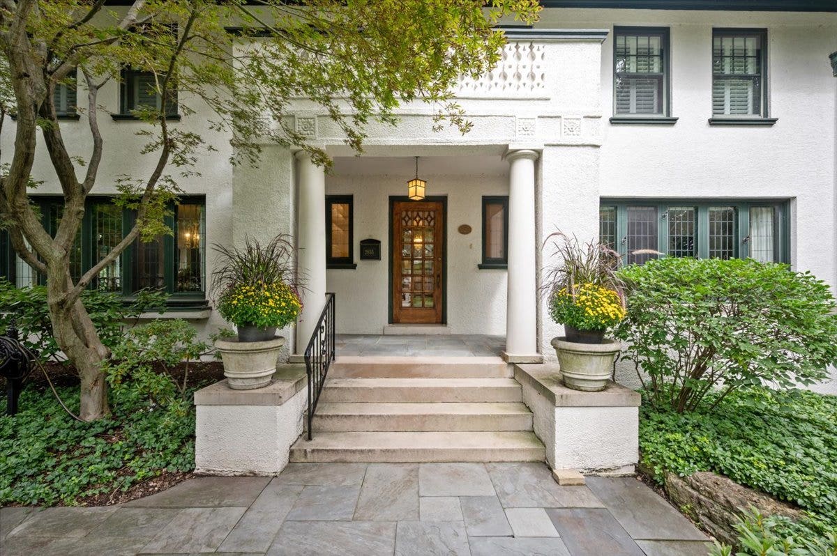 2855 Sheridan Place, Evanston, IL 60201 2855 Sheridan Place, Evanston, IL 60201