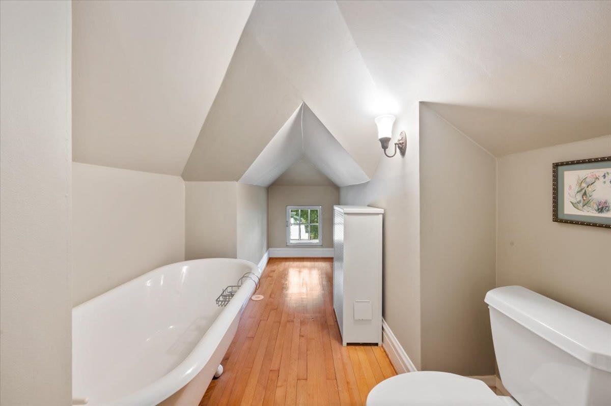 2855 Sheridan Place, Evanston, IL 60201 2855 Sheridan Place, Evanston, IL 60201