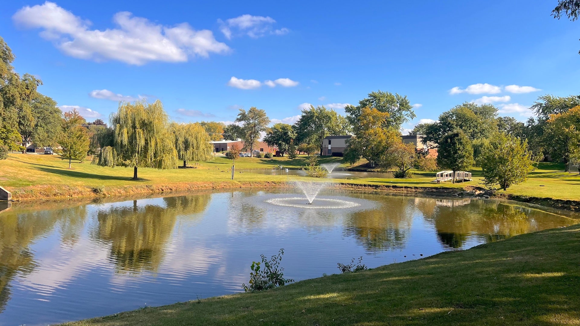 521 73rd Street, #105, Downers Grove, IL 60516