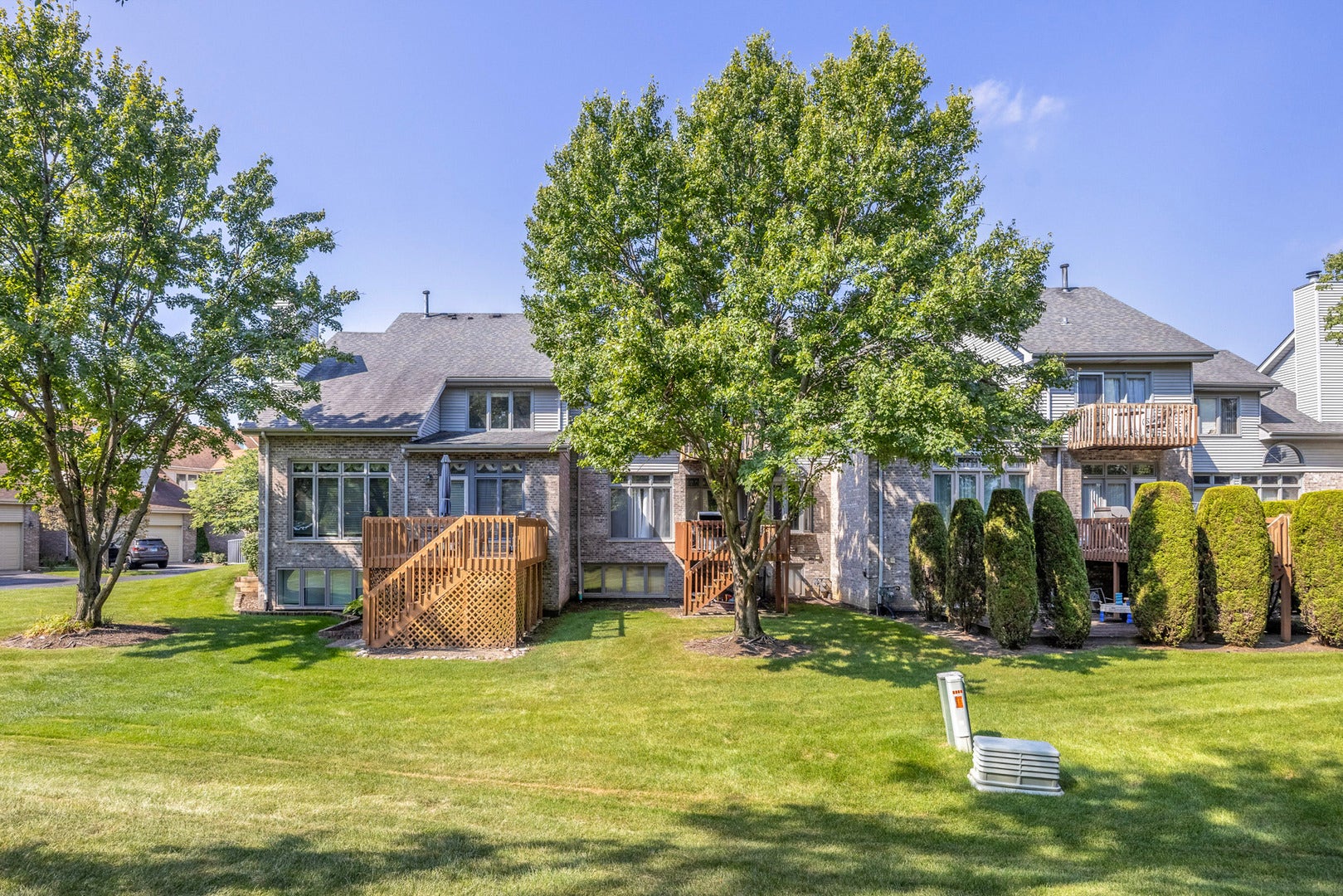 6909 Lexington Court, Tinley Park, IL 60477