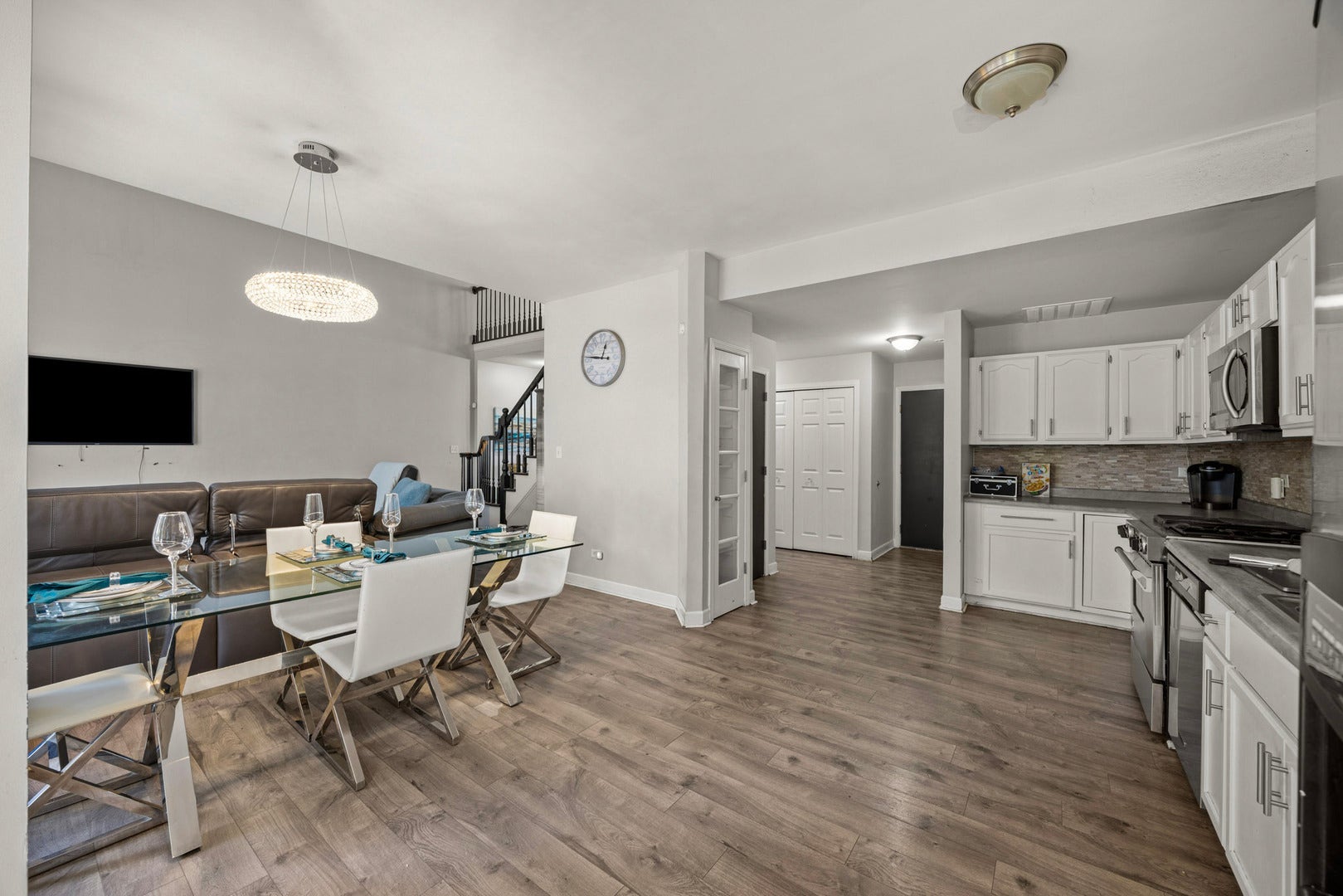 6909 Lexington Court, Tinley Park, IL 60477