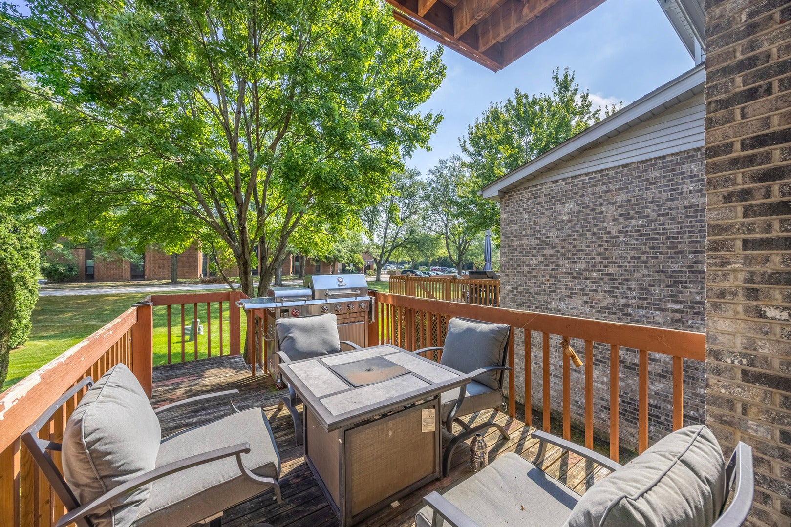 6909 Lexington Court, Tinley Park, IL 60477