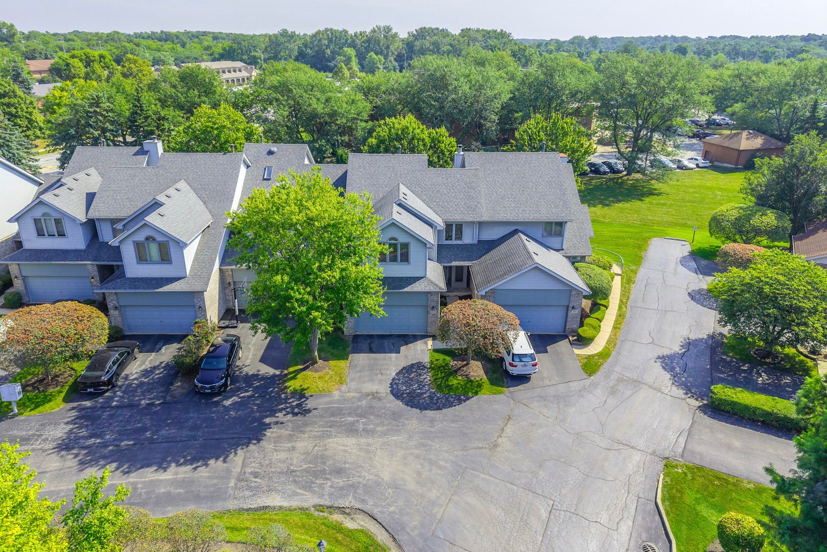 6909 Lexington Court, Tinley Park, IL 60477