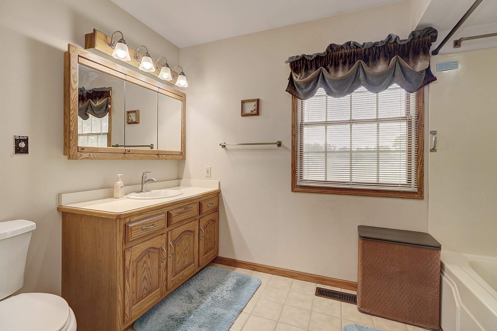 3404 Lockner Boulevard, Joliet, IL 60431