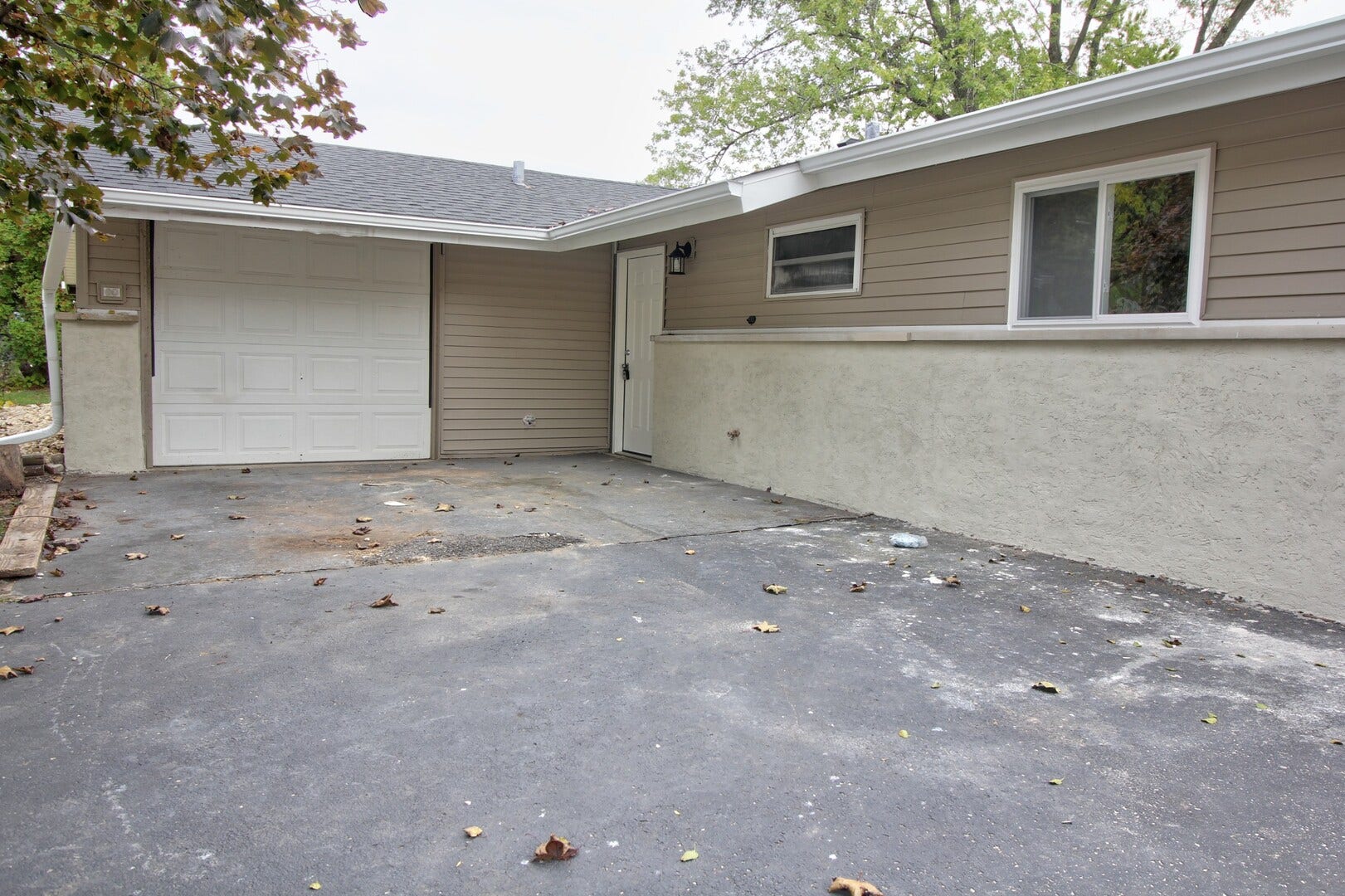 153 W Briarcliff Road, Bolingbrook, IL 60440