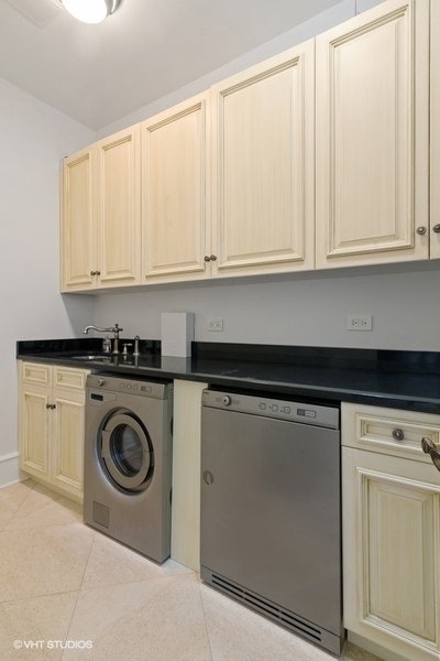55 E ERIE Street, #5302, Chicago, IL 60610 55 E ERIE Street, #5302, Chicago, IL 60610