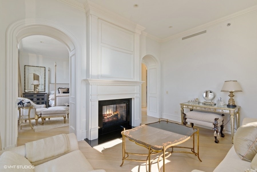 55 E ERIE Street, #5302, Chicago, IL 60610 55 E ERIE Street, #5302, Chicago, IL 60610
