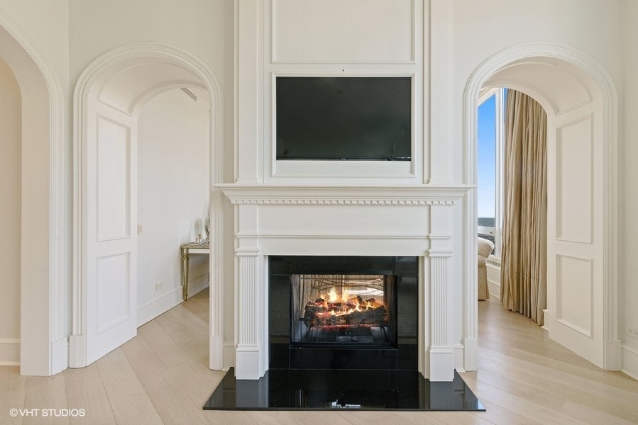 55 E ERIE Street, #5302, Chicago, IL 60610 55 E ERIE Street, #5302, Chicago, IL 60610