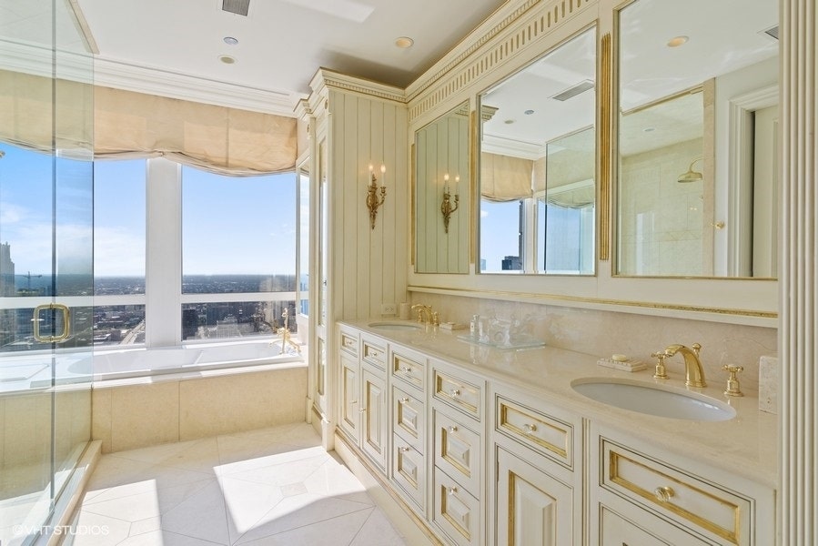 55 E ERIE Street, #5302, Chicago, IL 60610 55 E ERIE Street, #5302, Chicago, IL 60610