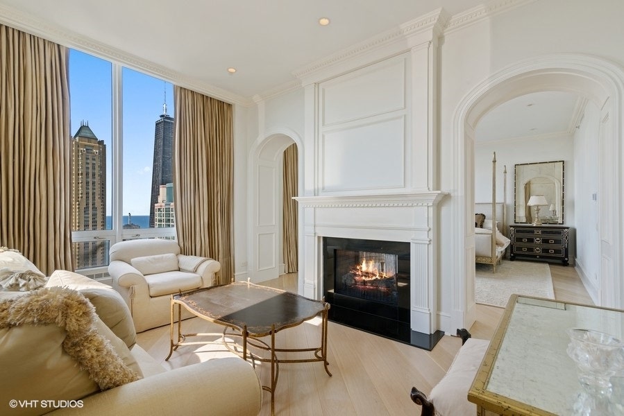 55 E ERIE Street, #5302, Chicago, IL 60610 55 E ERIE Street, #5302, Chicago, IL 60610