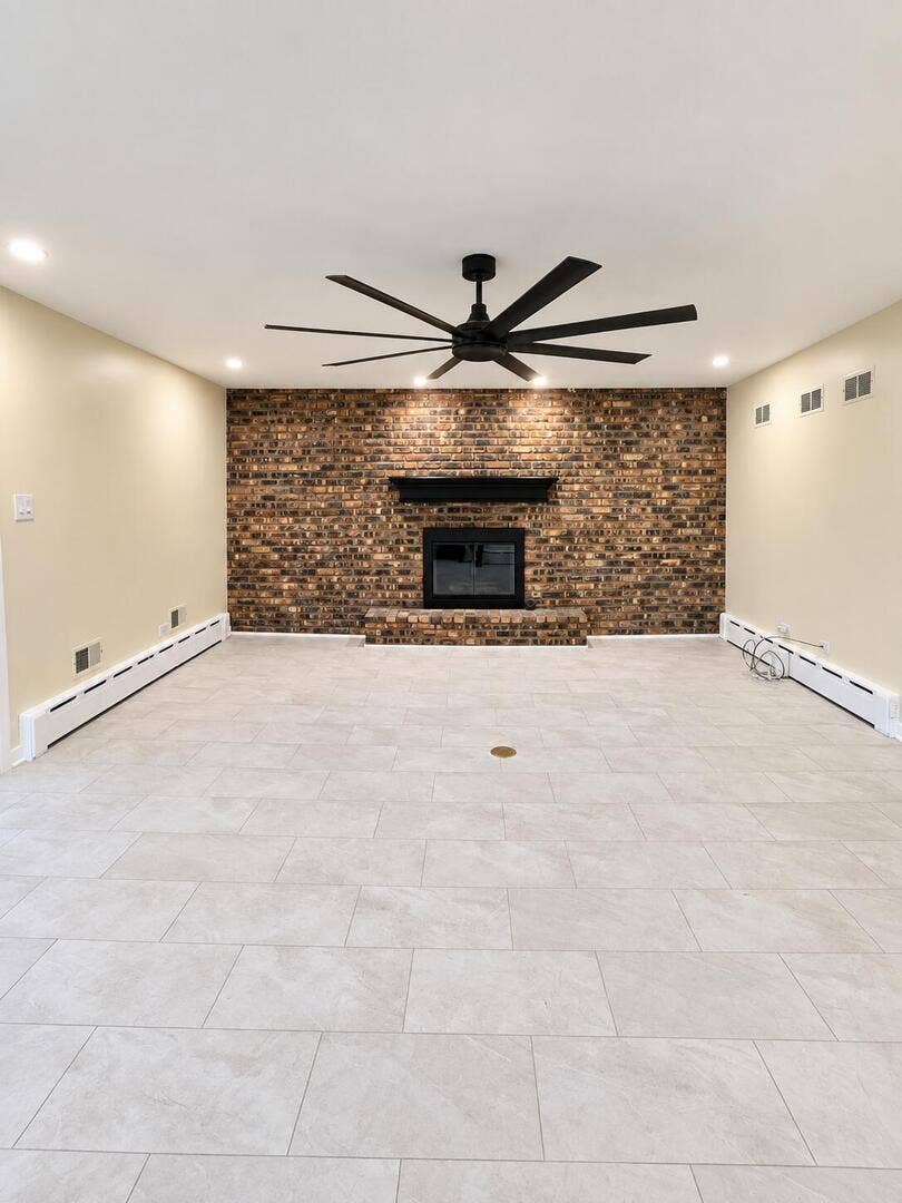 725 Birchwood Road, Frankfort, IL 60423