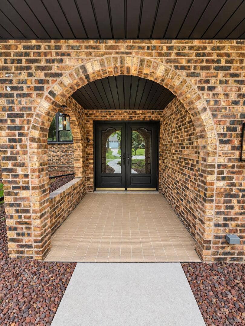 725 Birchwood Road, Frankfort, IL 60423