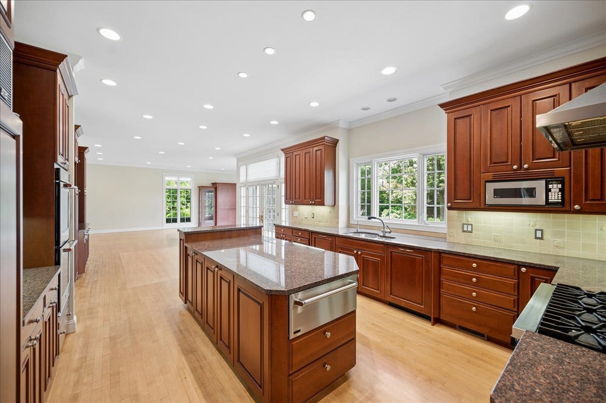 621 Sheridan Road, Glencoe, IL 60022 621 Sheridan Road, Glencoe, IL 60022