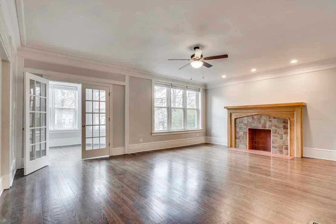 1209 E Madison Park Boulevard, Chicago, IL 60615