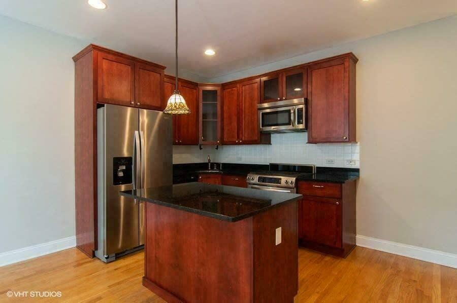 1330 W ARGYLE Street, Chicago, IL 60640 1330 W ARGYLE Street, Chicago, IL 60640