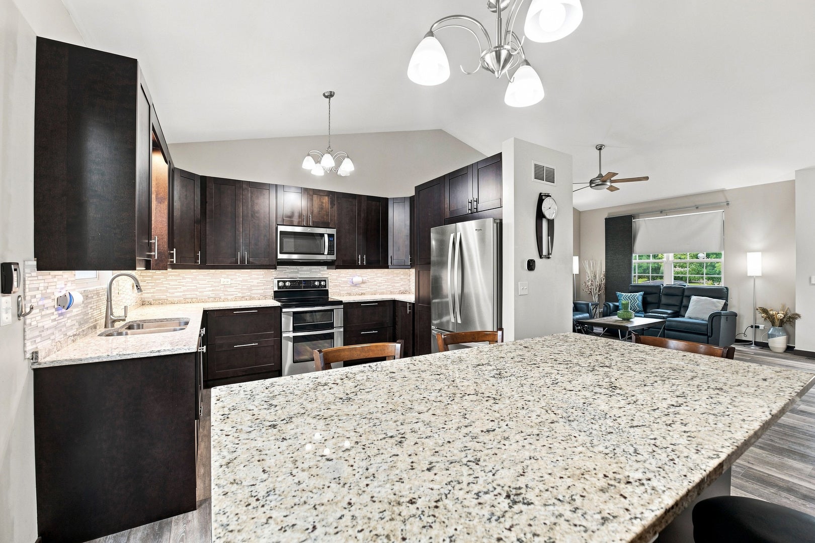 2811 Stonewall Lane, Joliet, IL 60435 2811 Stonewall Lane, Joliet, IL 60435