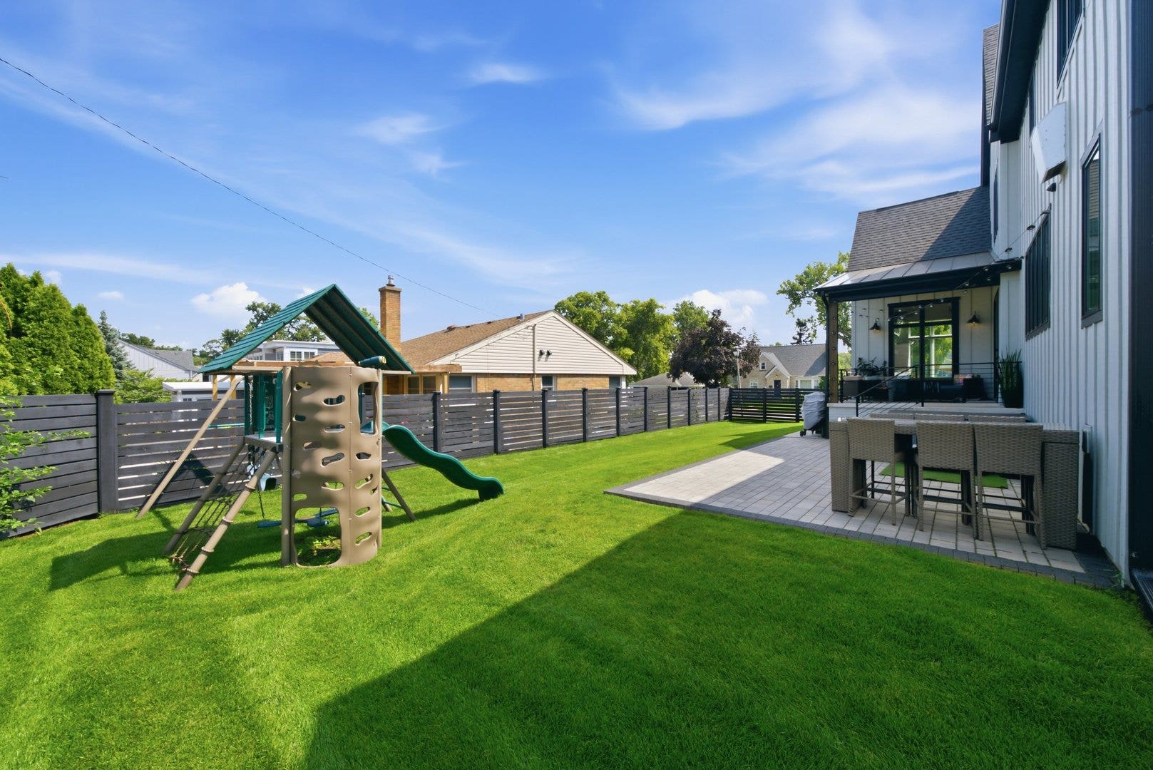 323 E 3rd Street, Elmhurst, IL 60126