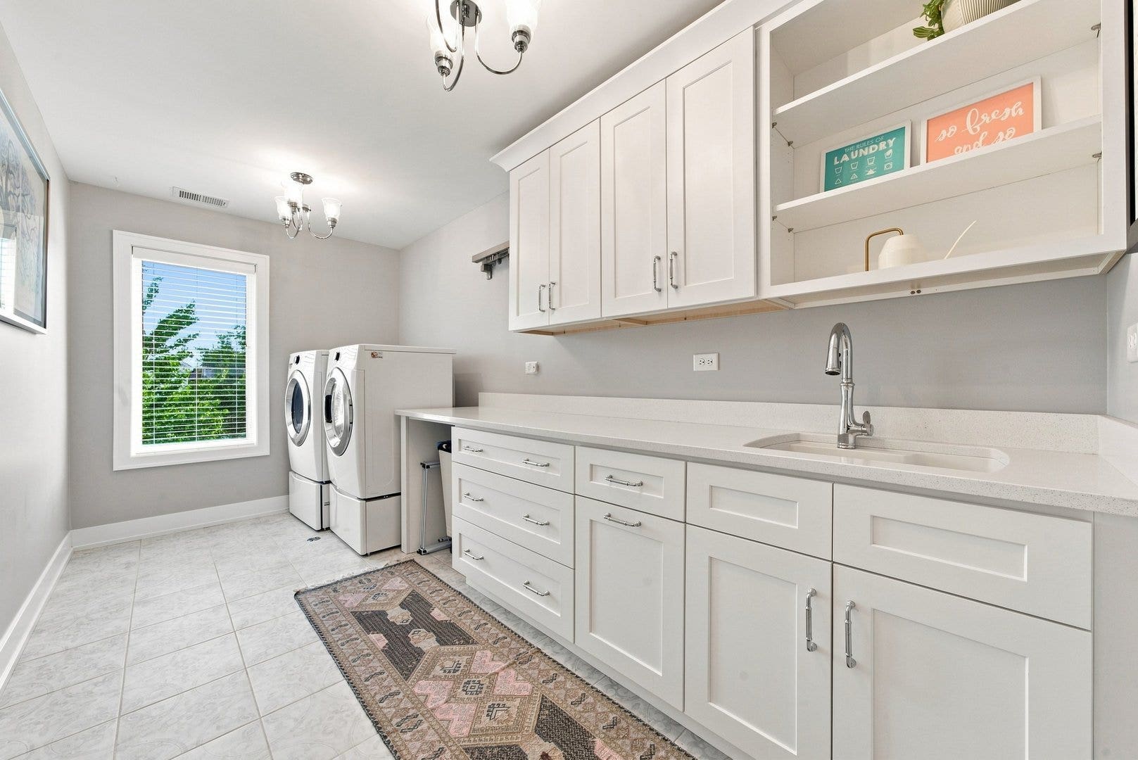 323 E 3rd Street, Elmhurst, IL 60126