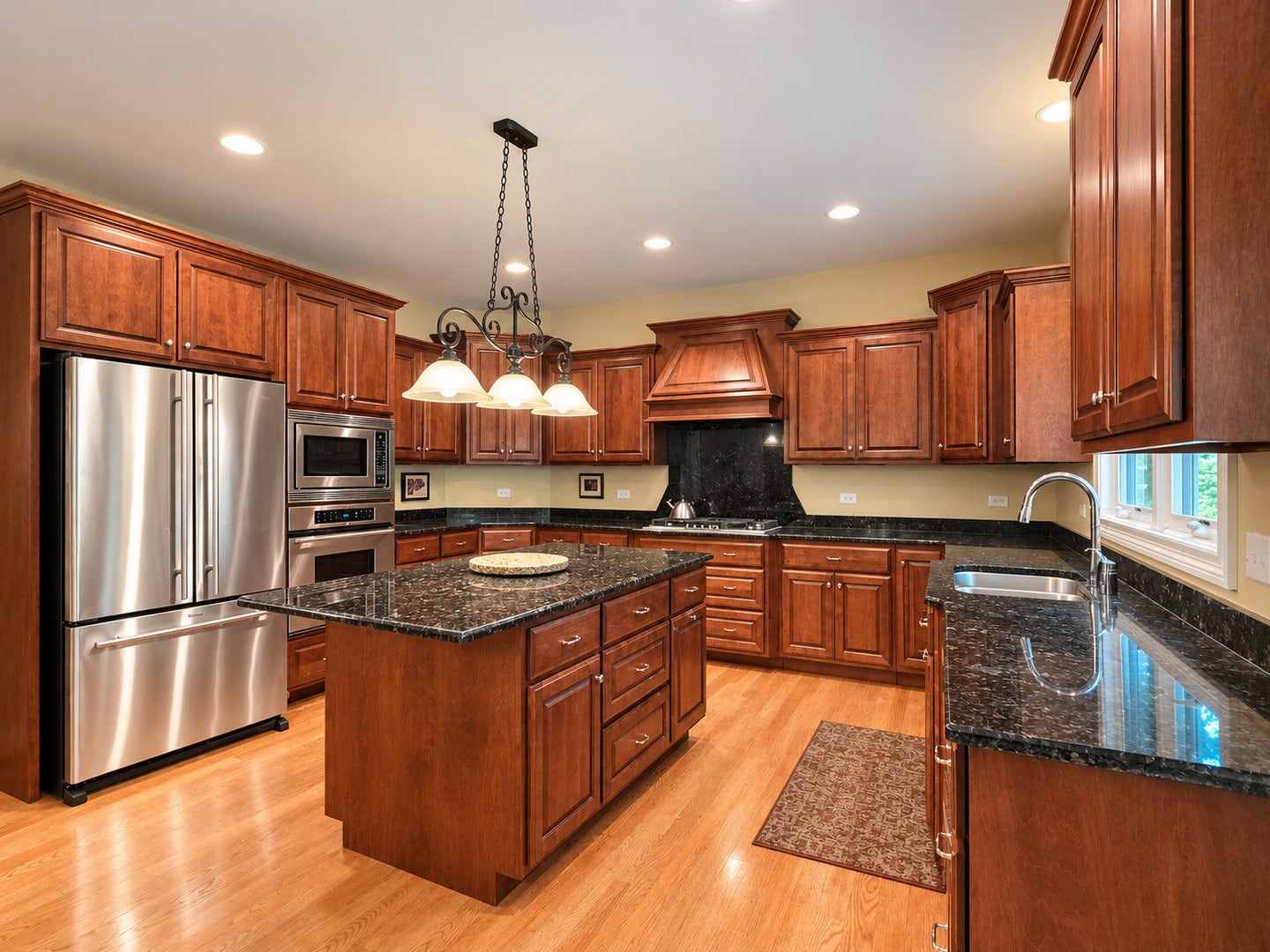 20228 Oakwood Drive, Mokena, IL 60448 20228 Oakwood Drive, Mokena, IL 60448