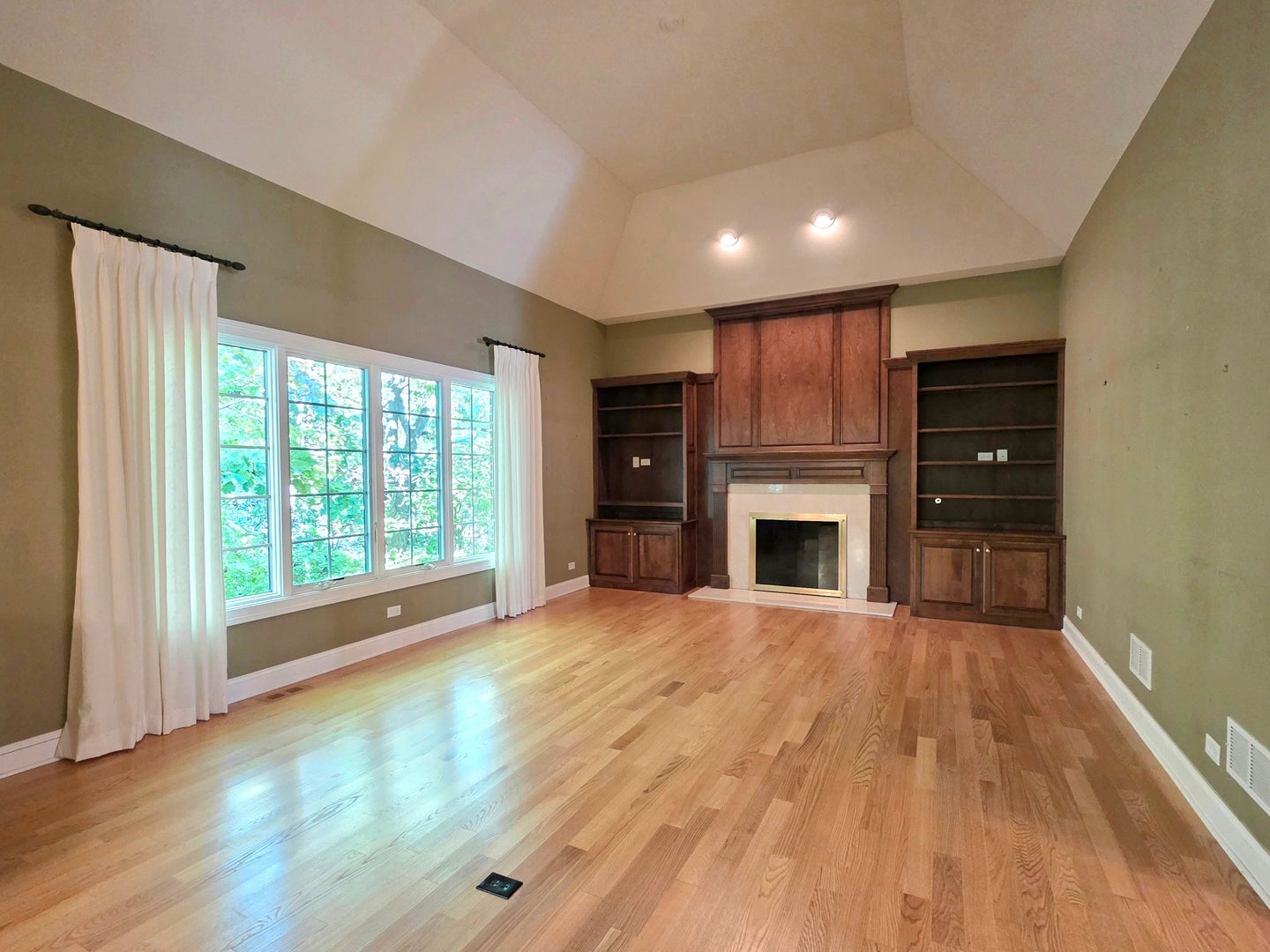 20228 Oakwood Drive, Mokena, IL 60448 20228 Oakwood Drive, Mokena, IL 60448