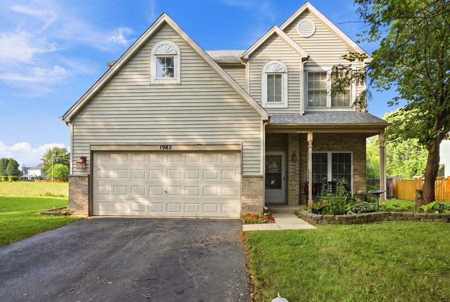 Property photo for 1982 Westridge Court, Romeoville, IL