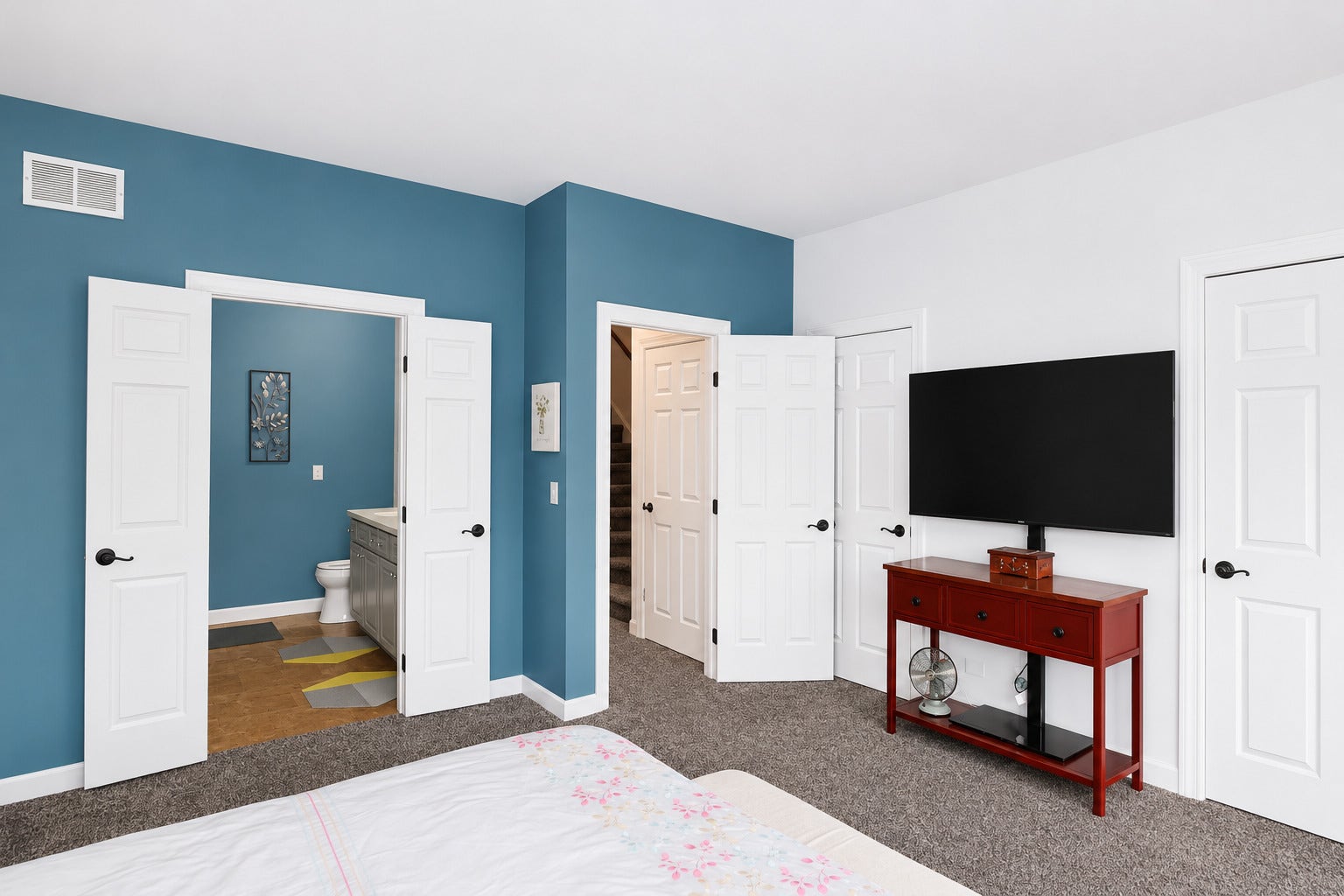 161 S Grove Avenue, Elgin, IL 60120 161 S Grove Avenue, Elgin, IL 60120