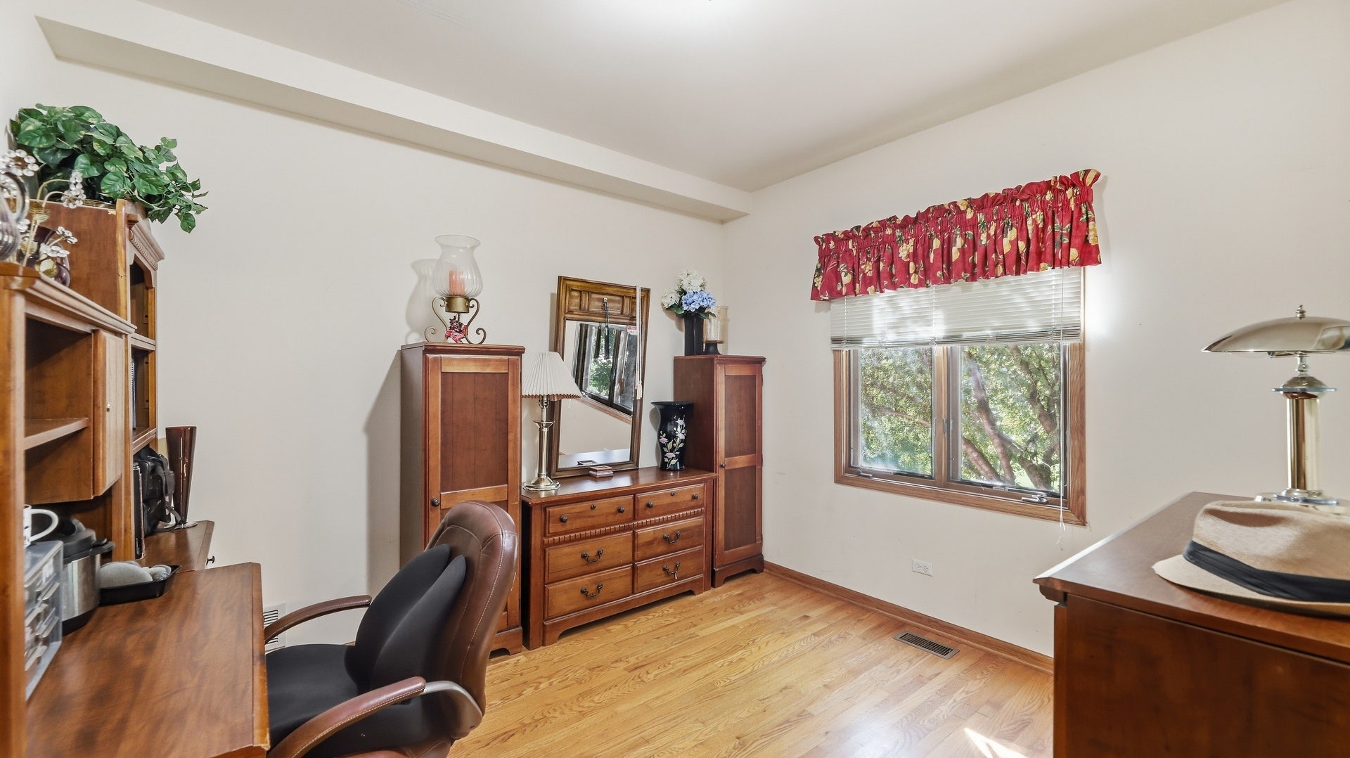 1140 Crystal Avenue, Downers Grove, IL 60516