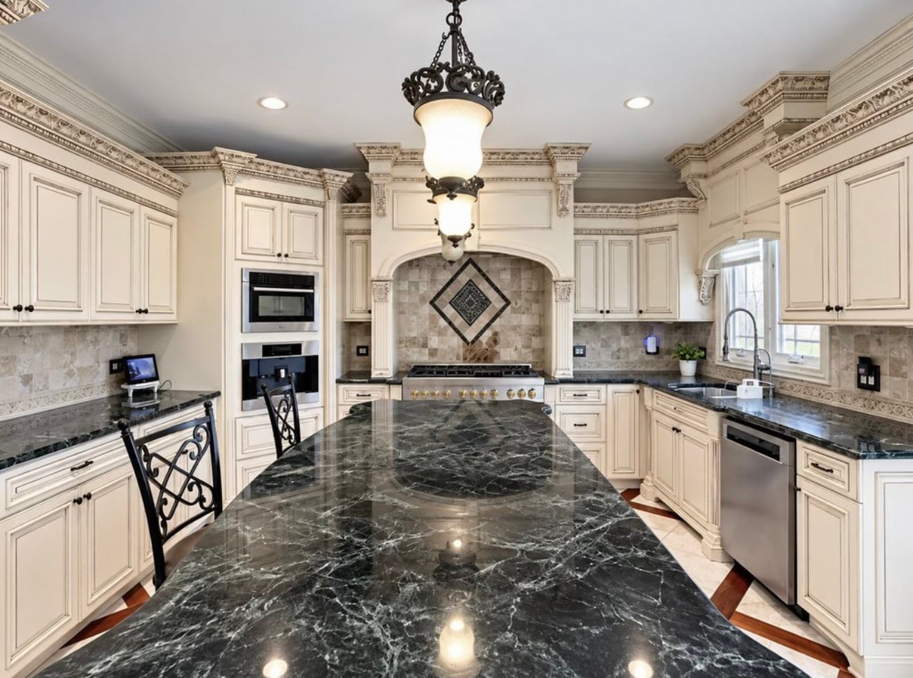11910 Bates Court, Orland Park, IL 60467