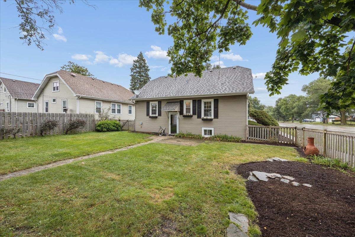 5436 Cumnor Road, Downers Grove, IL 60515