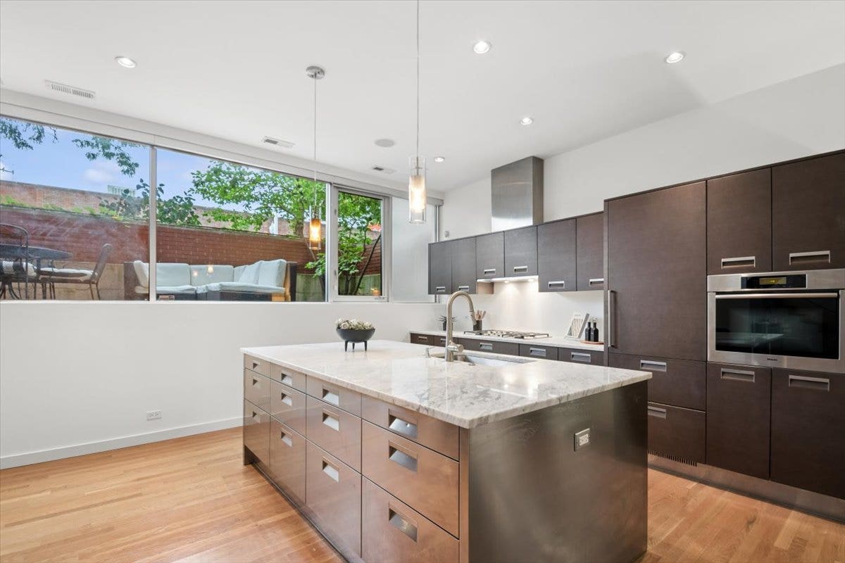 1721 N Sheffield Avenue, #101, Chicago, IL 60614