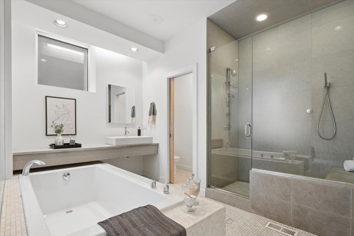 1721 N Sheffield Avenue, #101, Chicago, IL 60614