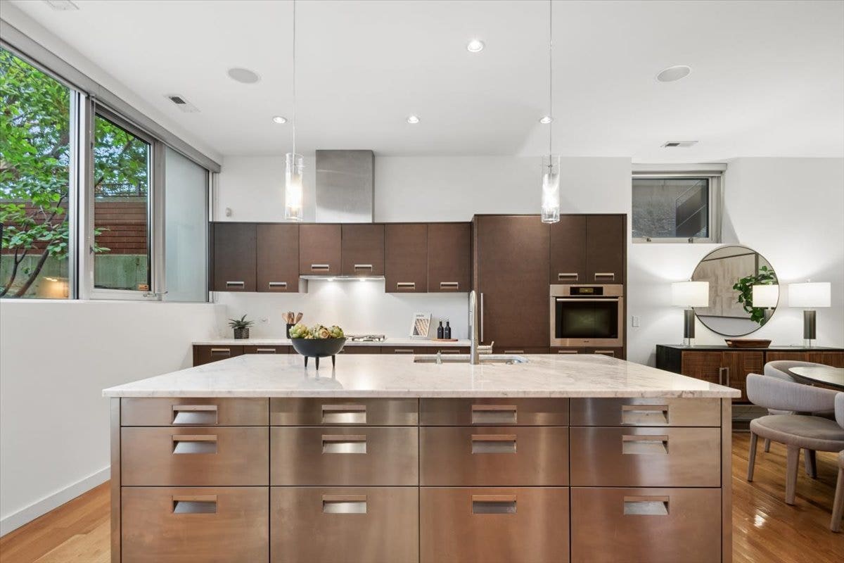 1721 N Sheffield Avenue, #101, Chicago, IL 60614