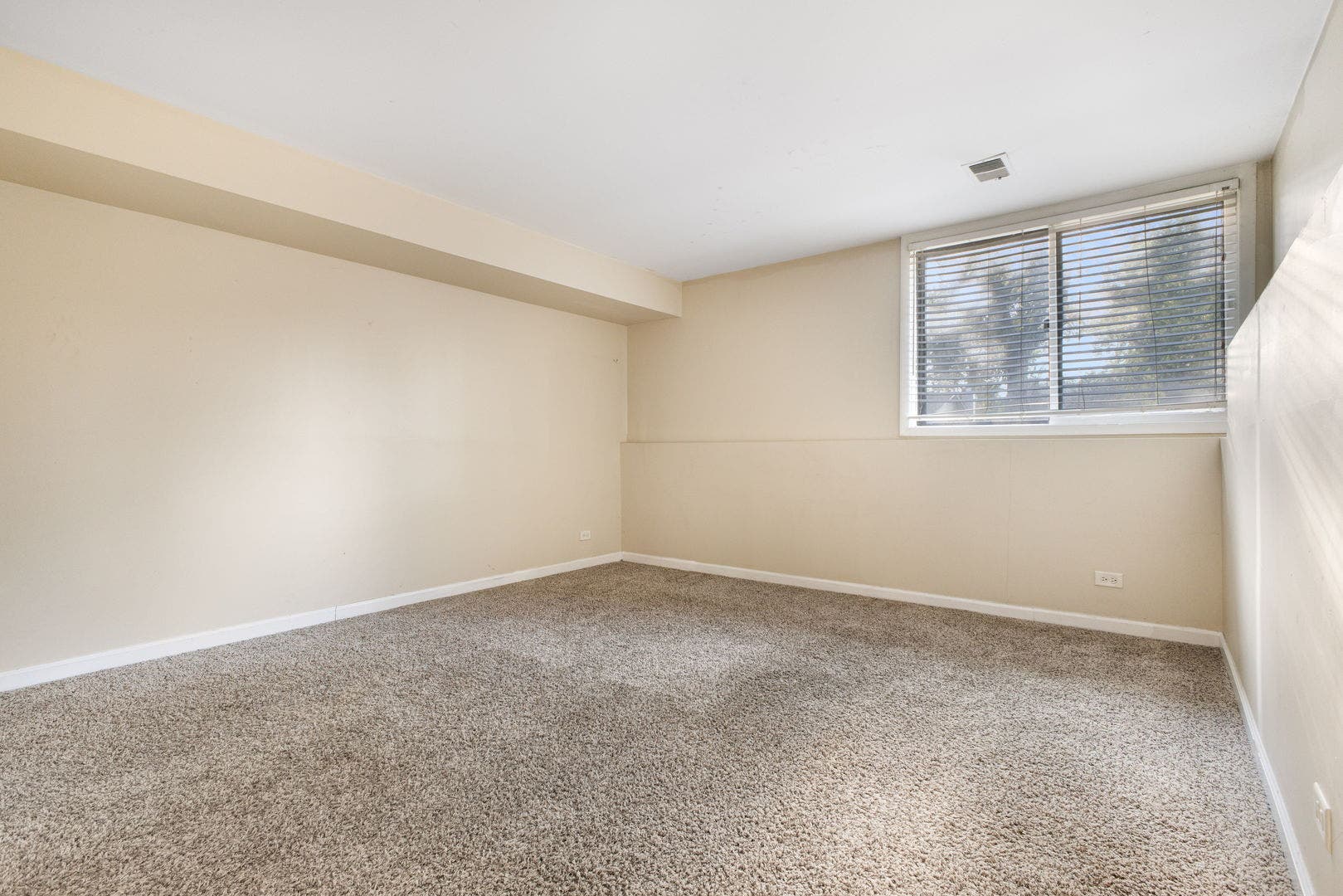 504 Nassau Avenue, Bolingbrook, IL 60440
