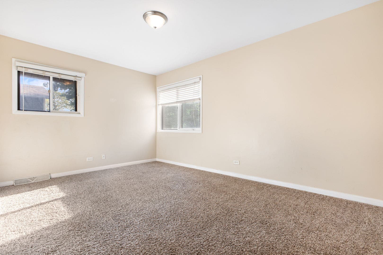 504 Nassau Avenue, Bolingbrook, IL 60440