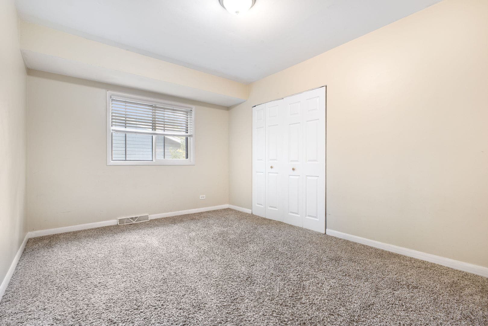 504 Nassau Avenue, Bolingbrook, IL 60440