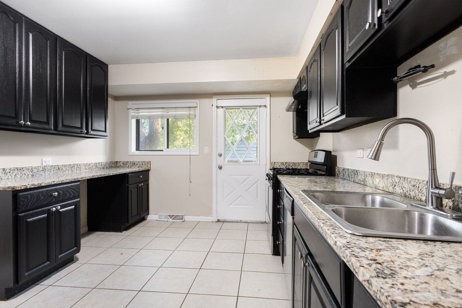 504 Nassau Avenue, Bolingbrook, IL 60440