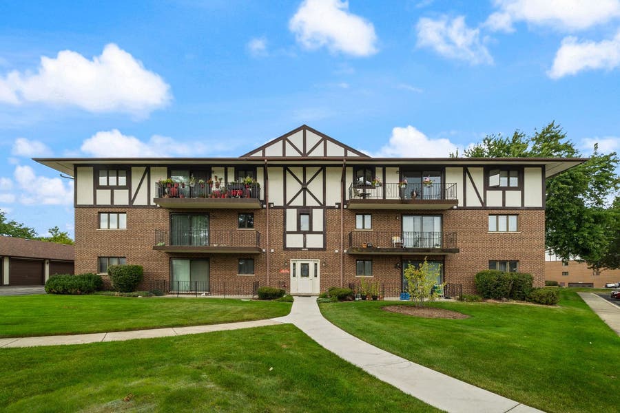 Property photo for 11021 S Theresa Circle, #2D, Palos Hills, IL