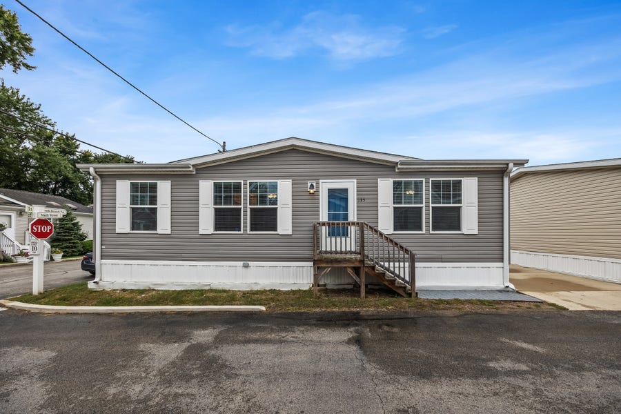 Property photo for 935 9th Street, Northfield, IL