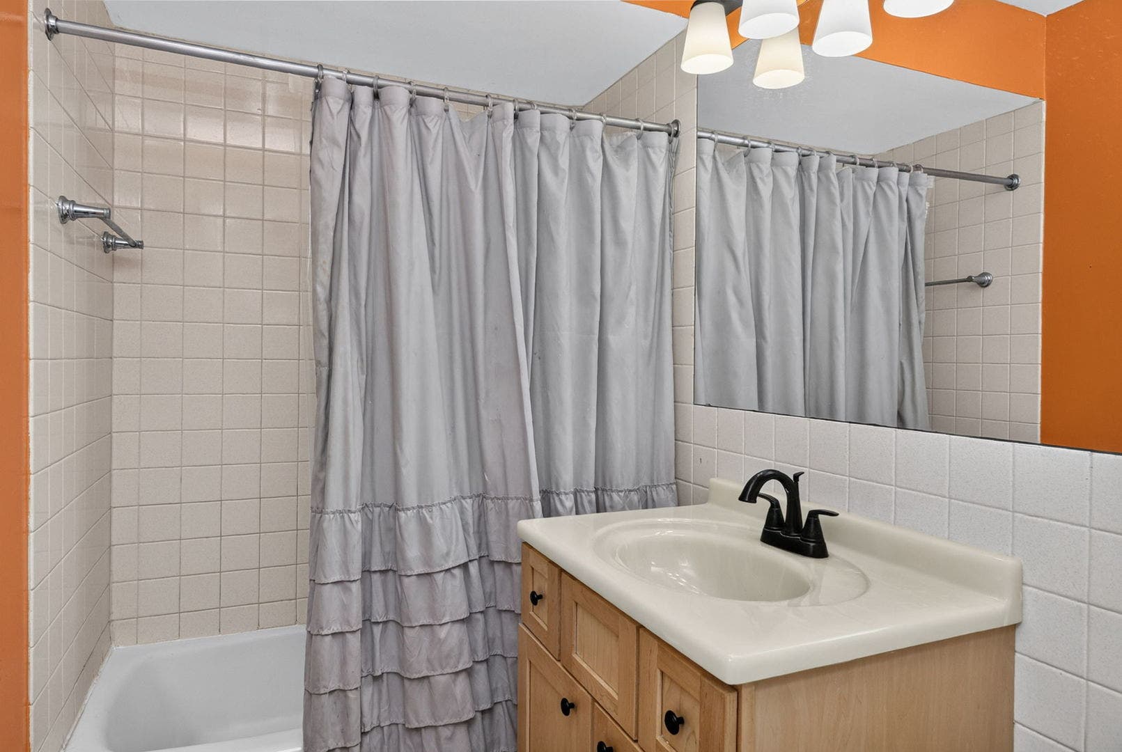 2411 Ogden Avenue, #11, Downers Grove, IL 60515