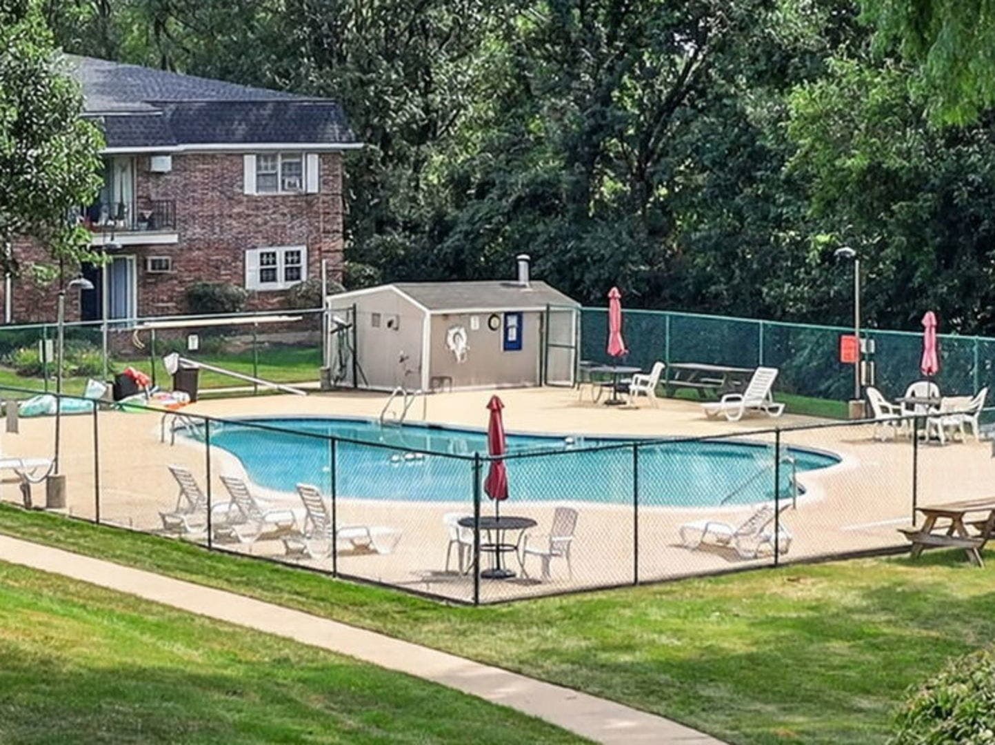 2411 Ogden Avenue, #11, Downers Grove, IL 60515