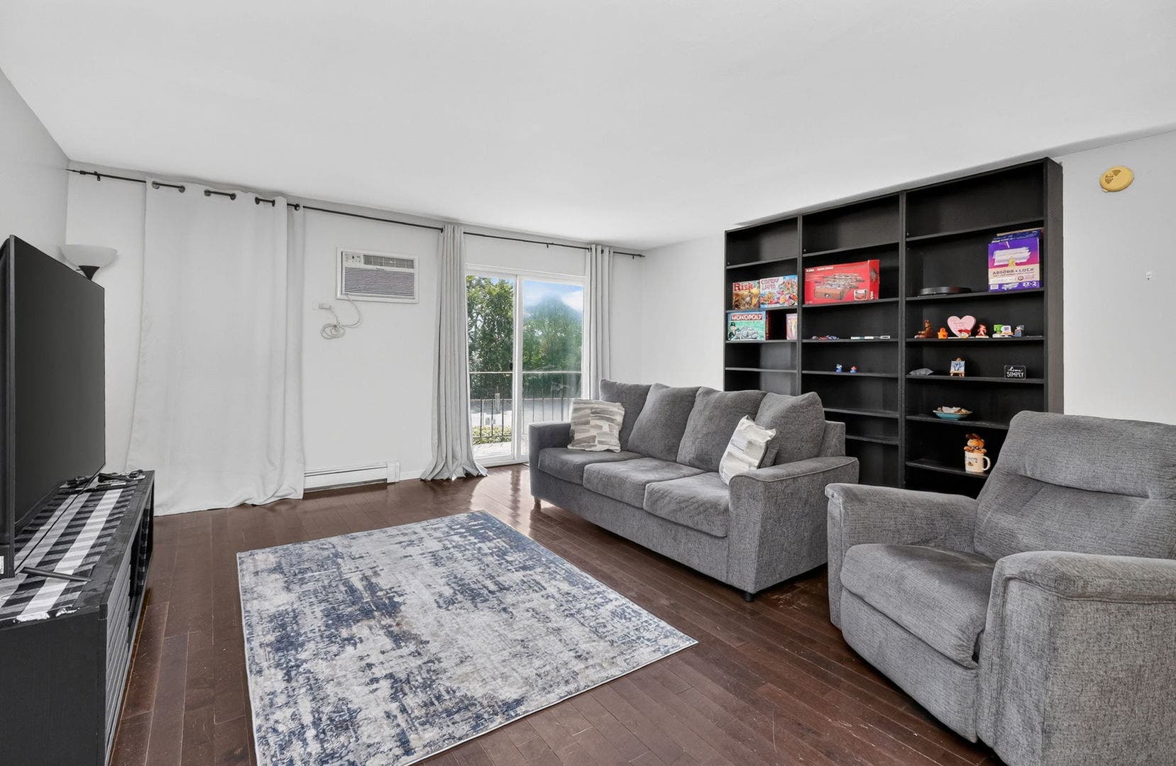 2411 Ogden Avenue, #11, Downers Grove, IL 60515