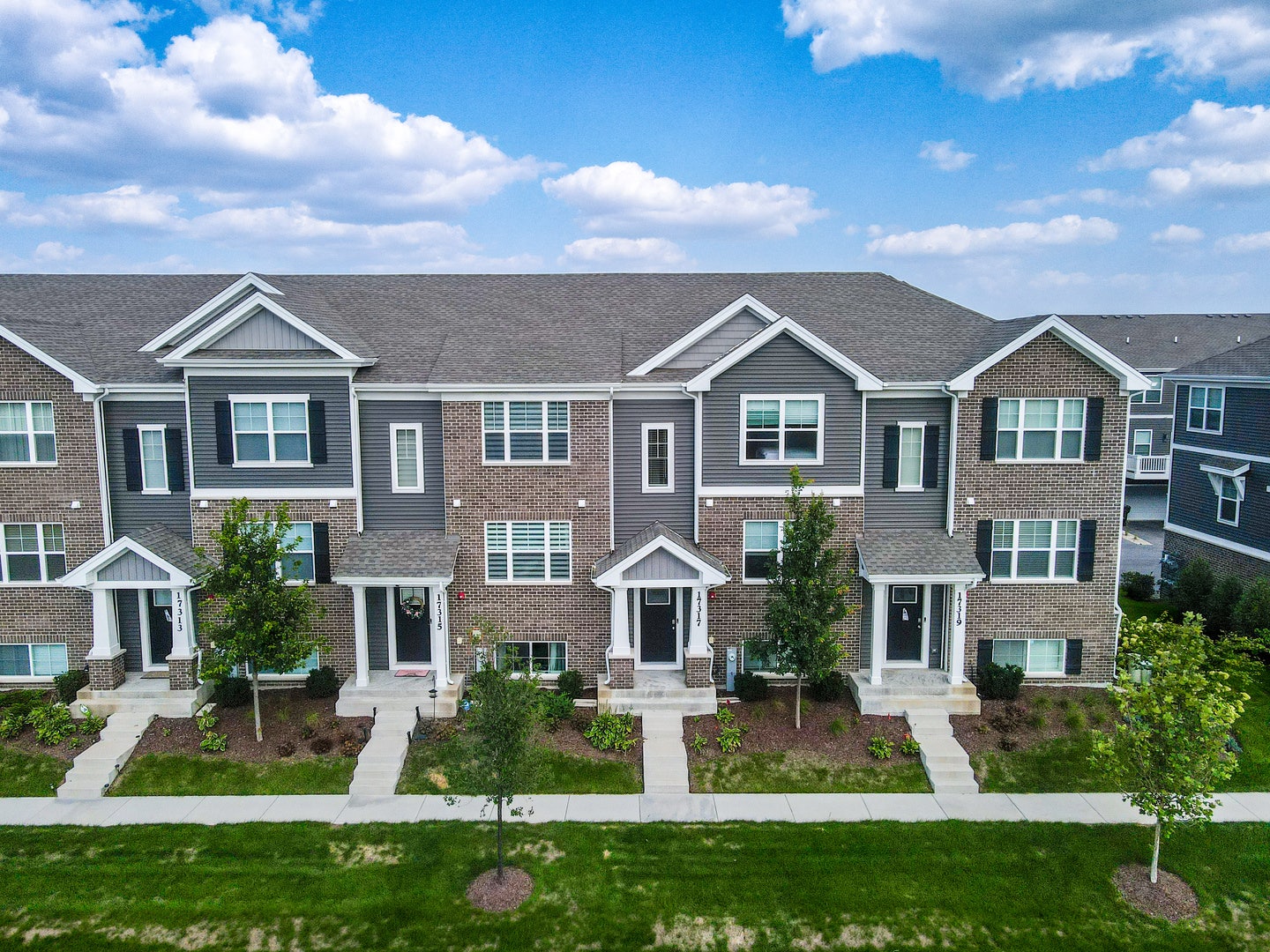 17317 Roscommon Road, Tinley Park, IL 60477 17317 Roscommon Road, Tinley Park, IL 60477