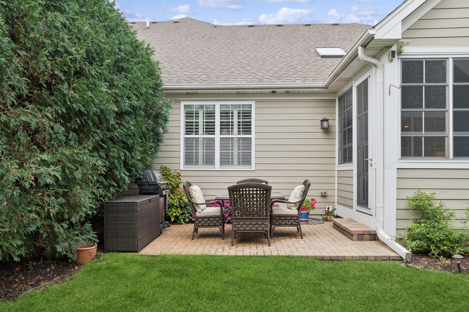 2737 Nicole Circle, Aurora, IL 60502 2737 Nicole Circle, Aurora, IL 60502