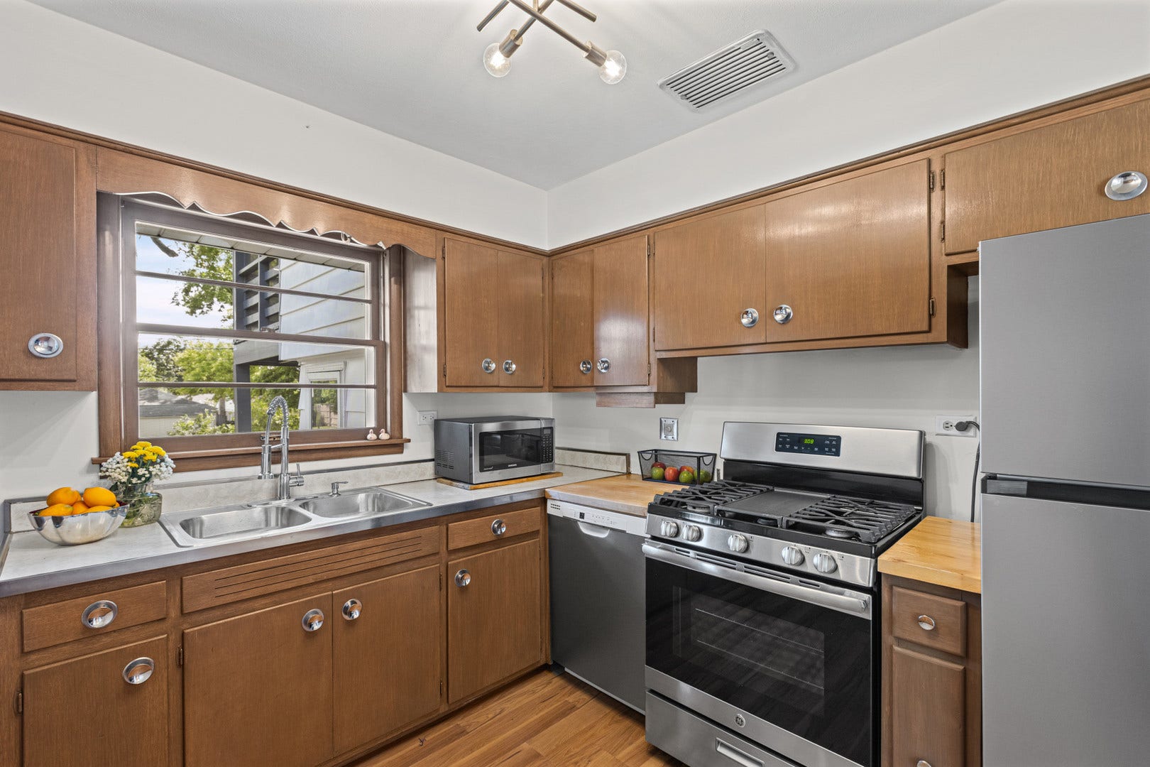 19 7th Street, Downers Grove, IL 60515