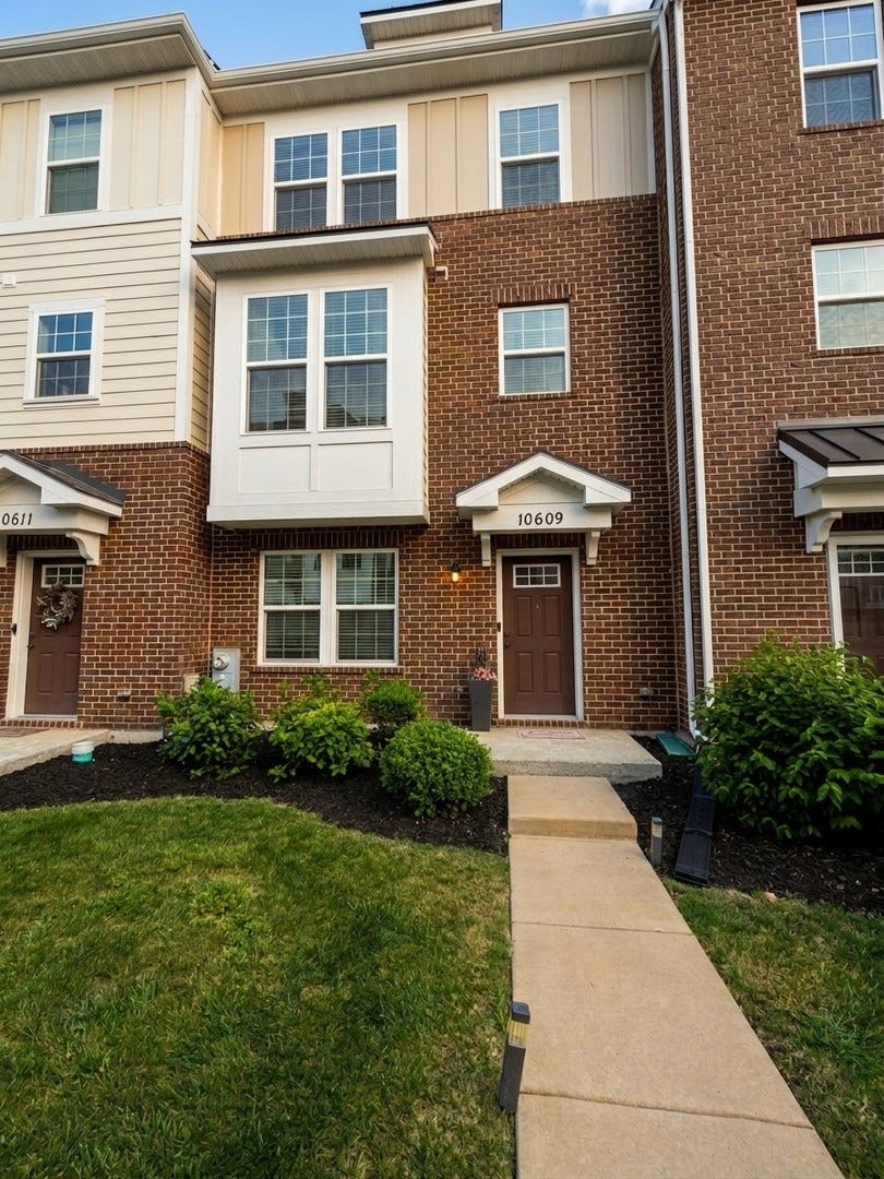 Property photo for 10609 Paige Circle, Orland Park, IL