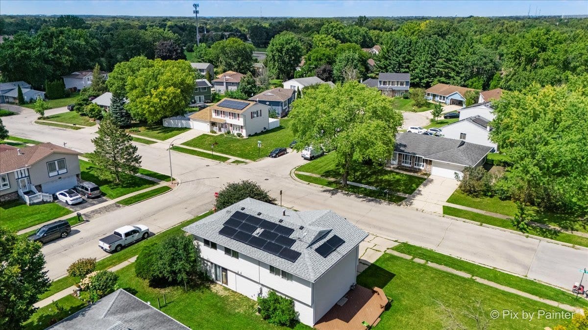 401 Longford Drive, Elgin, IL 60120 401 Longford Drive, Elgin, IL 60120