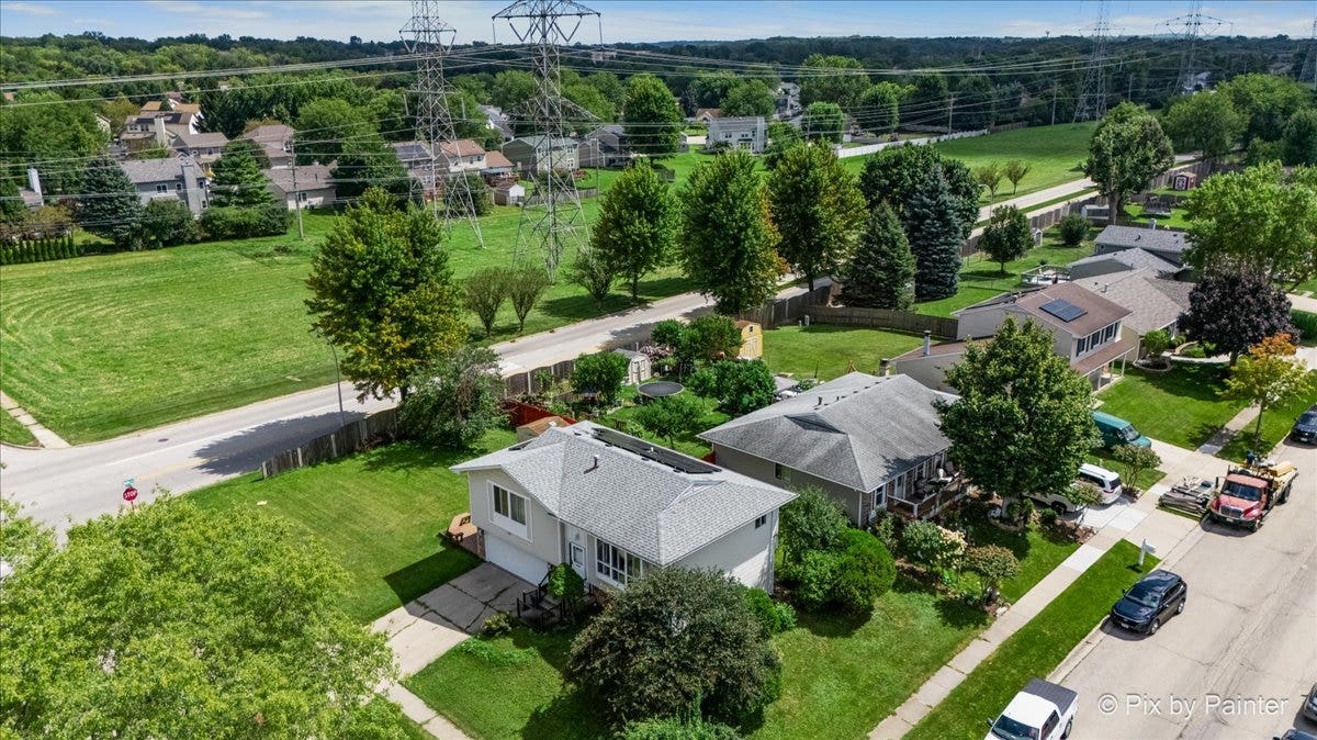 401 Longford Drive, Elgin, IL 60120 401 Longford Drive, Elgin, IL 60120